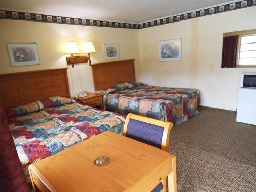 Relax Inn Franklin Room photo