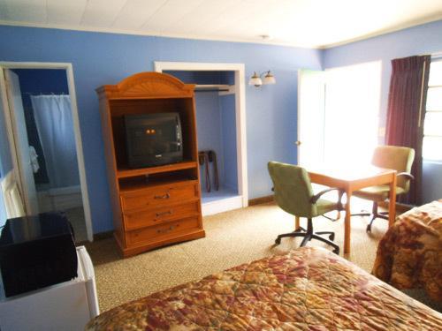 Relax Inn Franklin Room photo