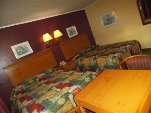 Relax Inn Franklin Room photo